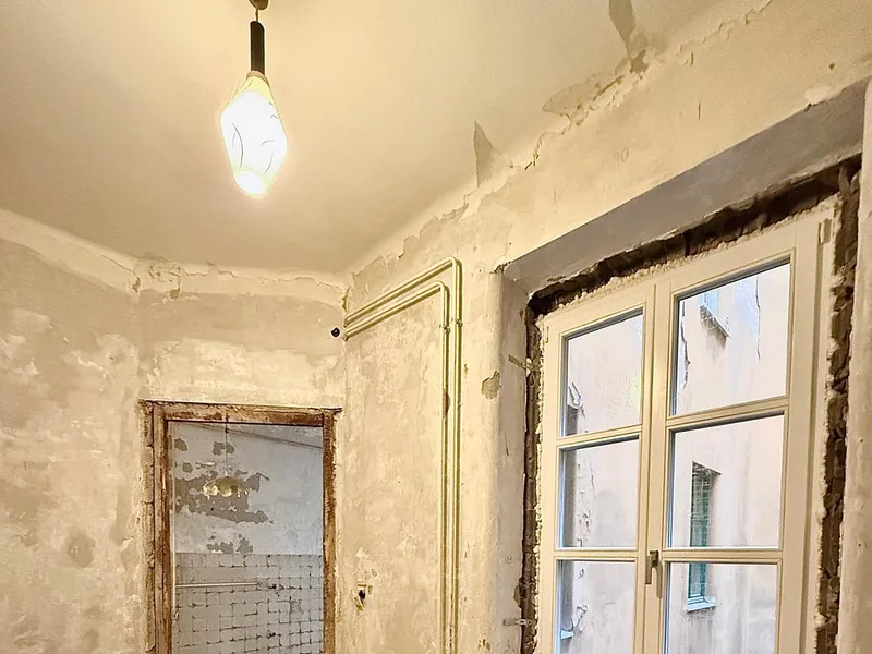 1095 Budapest 9. kerület - Mester utcai teljesen felújítandó jó lehetőségekkel!