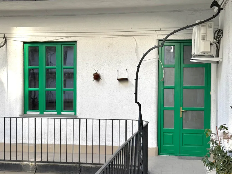 1095 Budapest 9. kerület - Mester utcai teljesen felújítandó jó lehetőségekkel!