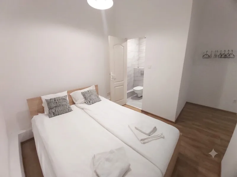 BEFEKTETŐK FIGYELEM, 2 LAKÁS 1 ÁRÁÉRT!